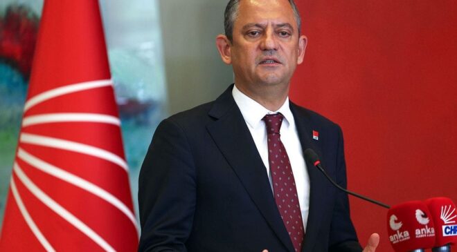 CHP’de Tarihi Kriz: Özgür Özel Ve Ekibi Parti Meclisi’nden İstifa Etti