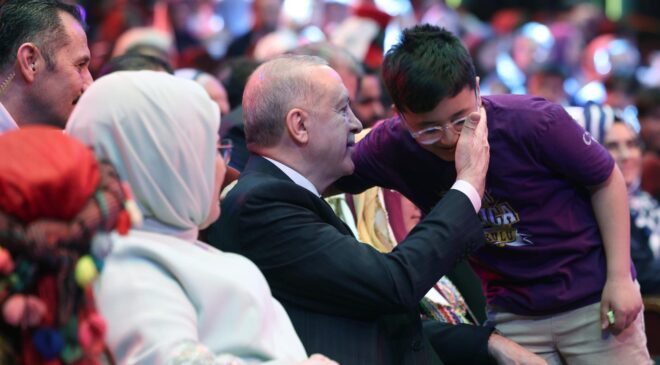 Cumhurbaşkanı Erdoğan’dan Çocuklara Dijital Dünya Uyarısı: “Her Bilgi Doğru Değil”