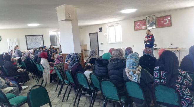 Kars’ta “En İyi Narkotik Polisi: Anne” Projesi kapsamında eğitim seferberliği