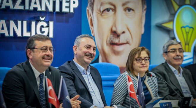 Abdülhamit Gül’den Gaziantep’te Teşkilat Vurgusu: “Türkiye Yüzyılı Yürüyüşümüz Sürecek”