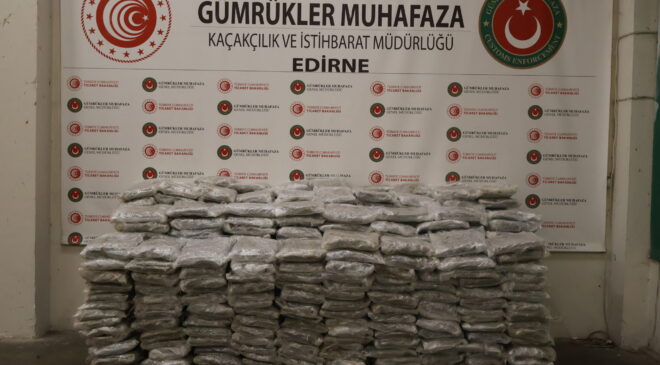 Gümrük Muhafaza Ekiplerinden İlk Yarıda 63 Milyar Liralık Kaçakçılık Darbesi