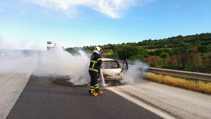 Gaziantep’te TAG Otoyolunda Seyir Halindeki Otomobil Alev Alev Yandı