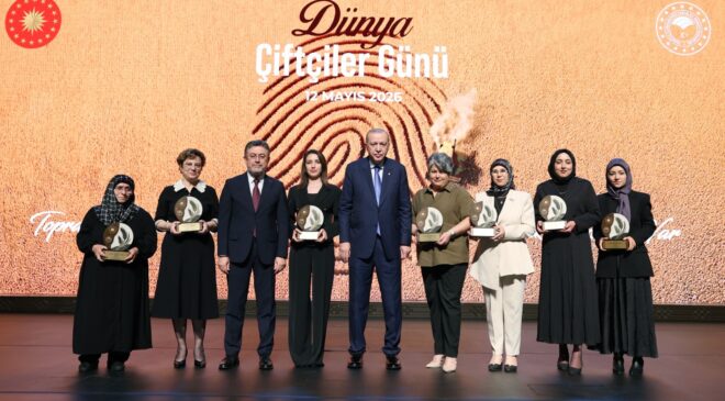 Bakan Yumaklı’dan Dünya Çiftçiler Günü Mesajı: “Üretimde Şahlanış Dönemi Başlıyor”Bakan Yumaklı’dan Dünya Çiftçiler Günü Mesajı: “Üretimde Şahlanış Dönemi Başlıyor”