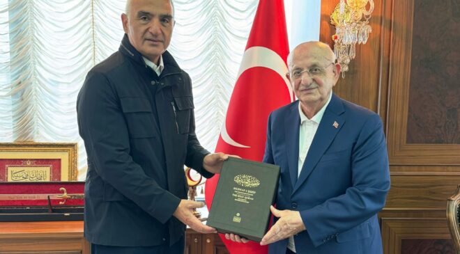 Bakan Ersoy’dan İsmail Kahraman’a Nezaket Ziyareti