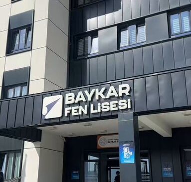 İstanbul’da Milli Teknoloji Coşkusu: Vali Gül Baykar Fen Lisesi Festivali’ne Katıldı