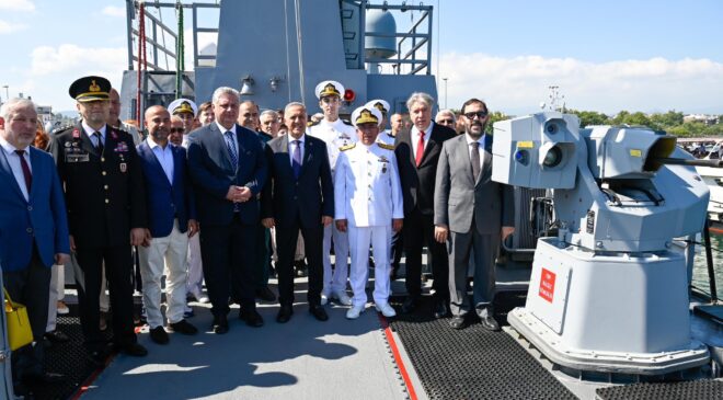 Yalova’nın Kurtuluşunun 105. Yılı Coşkuyla Kutlandı: Vali Dr. Ahmet Hamdi Usta Tören ve TCG Tuzla Ziyaretine Katıldı