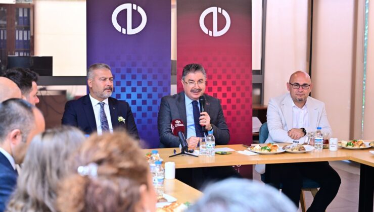 Eskişehir Valisi Dr. Erdinç Yılmaz Uluslararası Türkoloji Öğrencileriyle Bir Araya Geldi