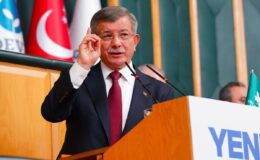 Gelecek Partisi Kapanıyor: Ahmet Davutoğlu Siyasetten Çekilme Kararını Açıkladı