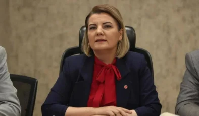 İzmit Belediye Başkanı Fatma Kaplan Hürriyet Görevden Uzaklaştırıldı