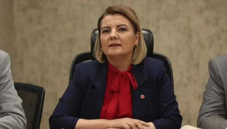 İzmit Belediye Başkanı Fatma Kaplan Hürriyet Görevden Uzaklaştırıldı