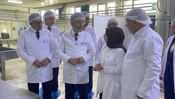 Tarım ve Orman Bakanı İbrahim Yumaklı Kars’ta Süt Üretim Tesisini Ziyaret Etti