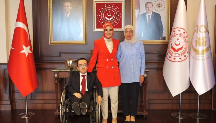 Bakan Göktaş Cam Kemik Hastası Doktor Hamza Mesut Ağır Ve Annesini Ağırladı